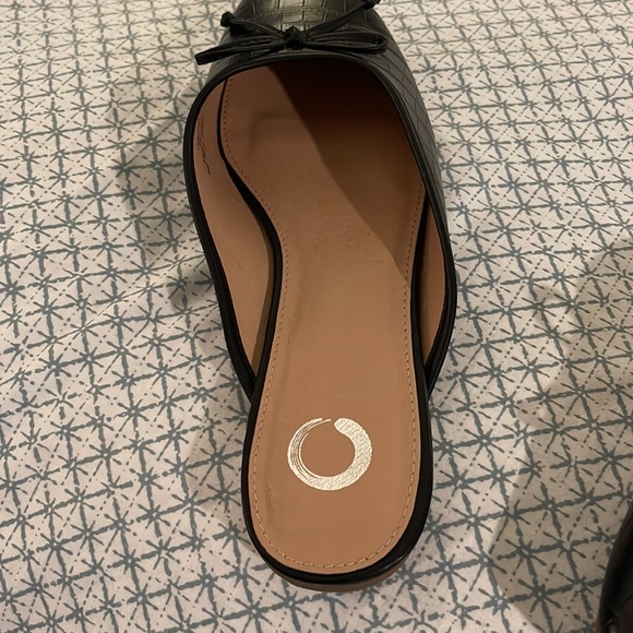 Black “alligator” print slides - Picture 4 of 8